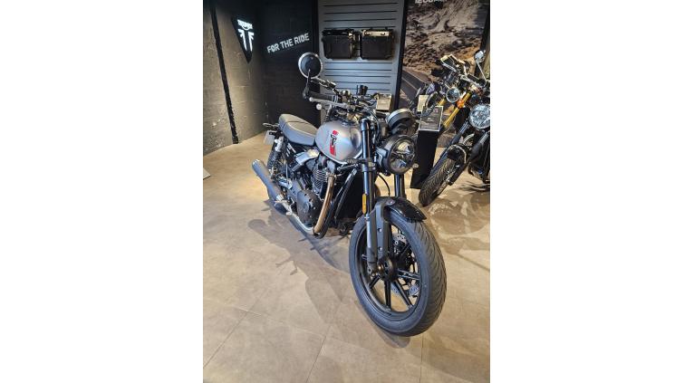 TRIUMPH SPEED TWIN 900
